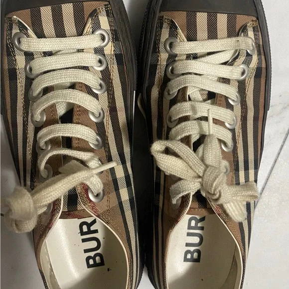 Burberry Plaid Sneakers - Black and Brown size 39 - Picture 5 of 12